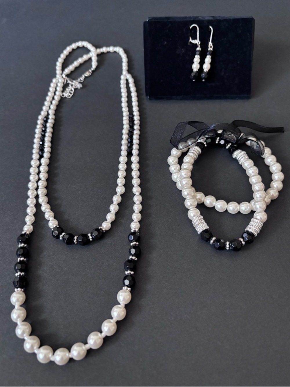Avon Black Ivory 3pc Faux Pearl & Beads Jewelry Set Necklace Bracelet Earrings
